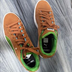 Puma Men’s Tan Suede Sneakers with Green Lining